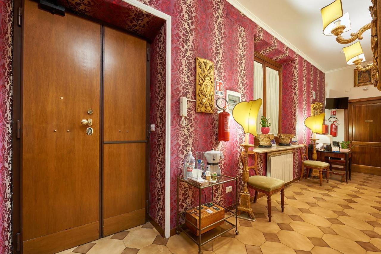 Fabrizio's Rooms Roma Esterno foto